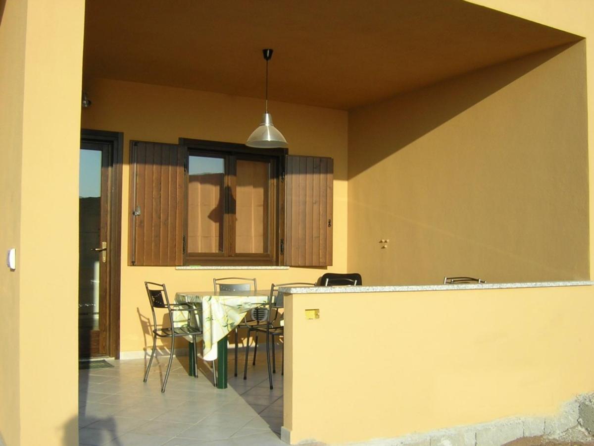 Porto Alabe Sardegna.... A Due Passi Dal Mare Apartman Tresnuraghes Kültér fotó