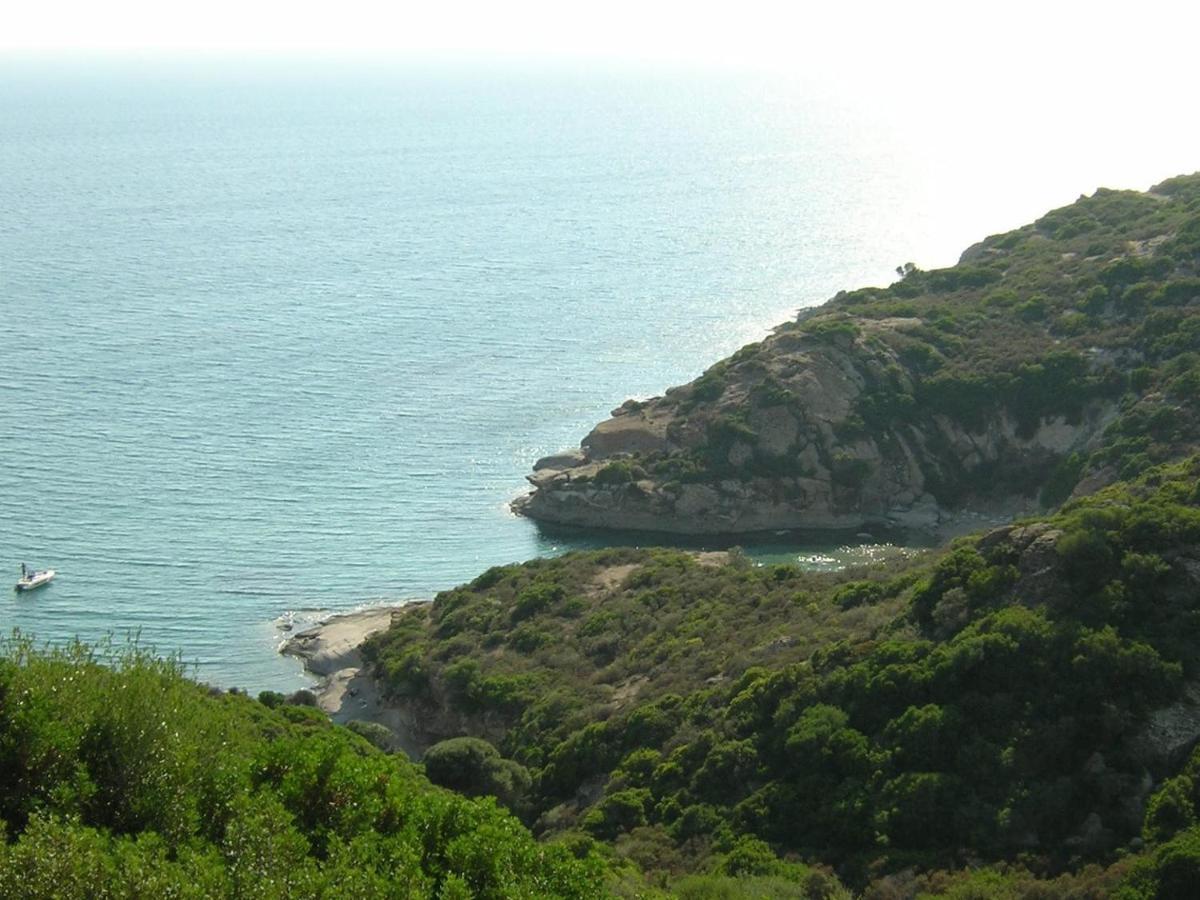 Porto Alabe Sardegna.... A Due Passi Dal Mare Apartman Tresnuraghes Kültér fotó